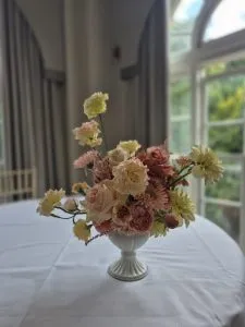 fraoch floral design registry table arrangement at balbirnie house