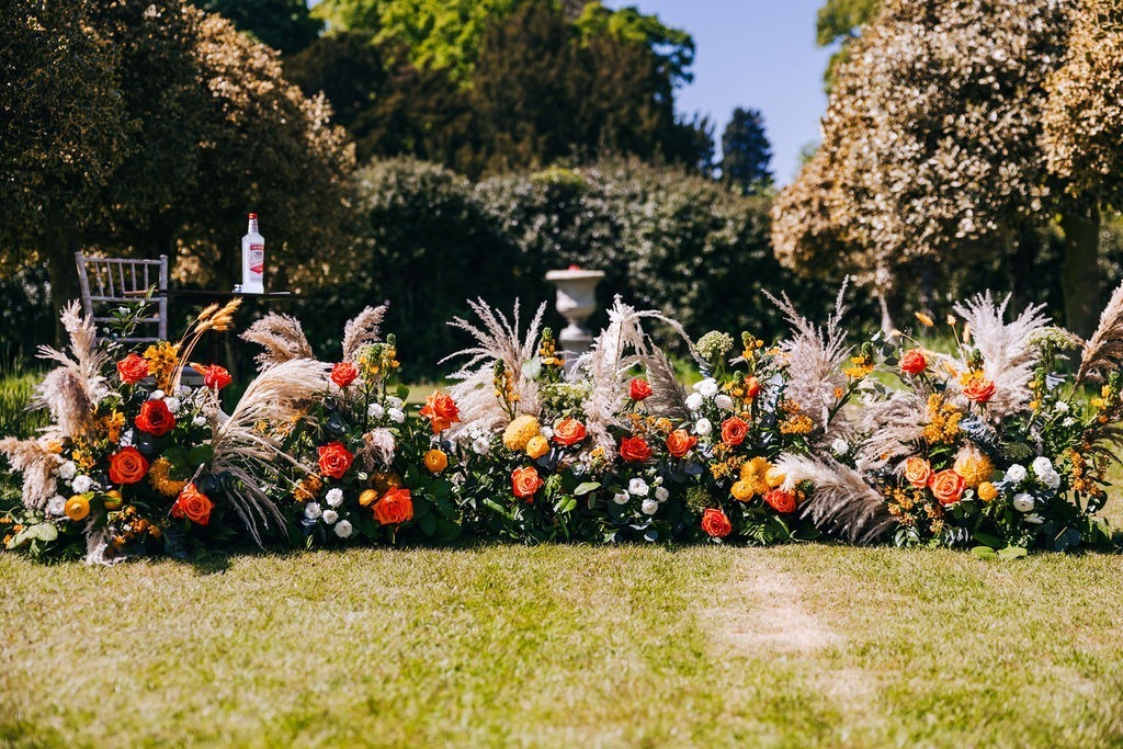 fraoch floral design wedding at megginch castle